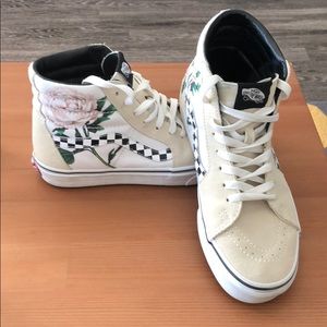 Women’s Hi top Vans Size 8